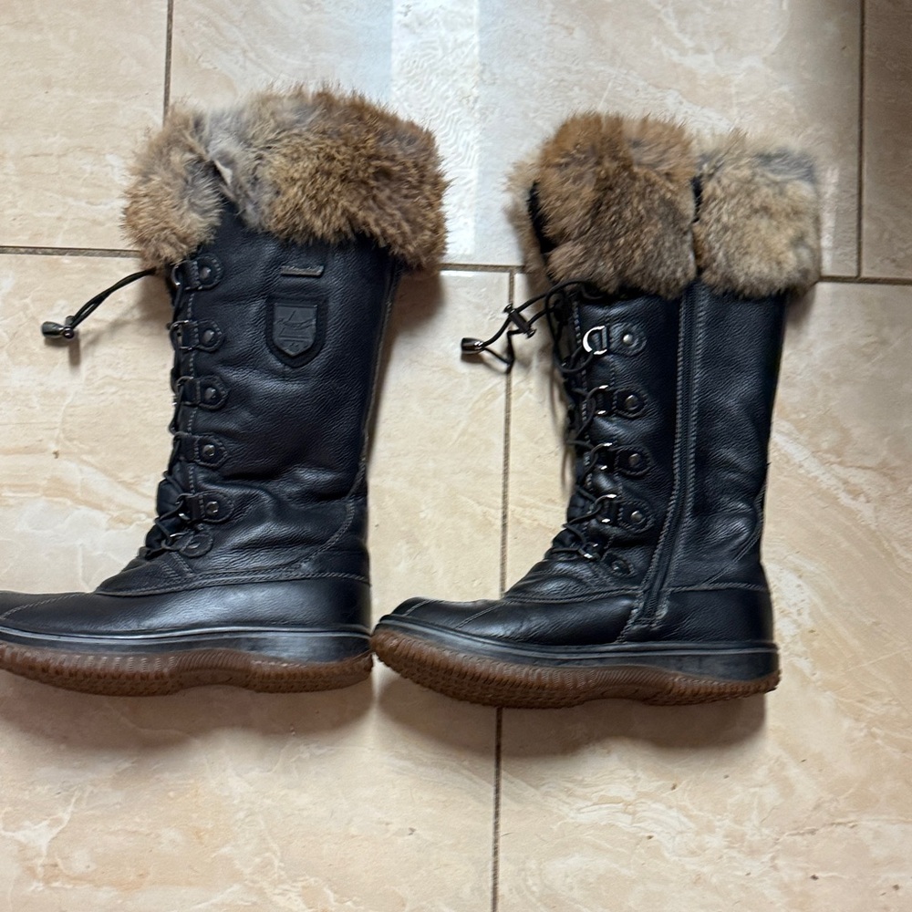 Women's Black Leather Winter Boots with Brown Fur Trim